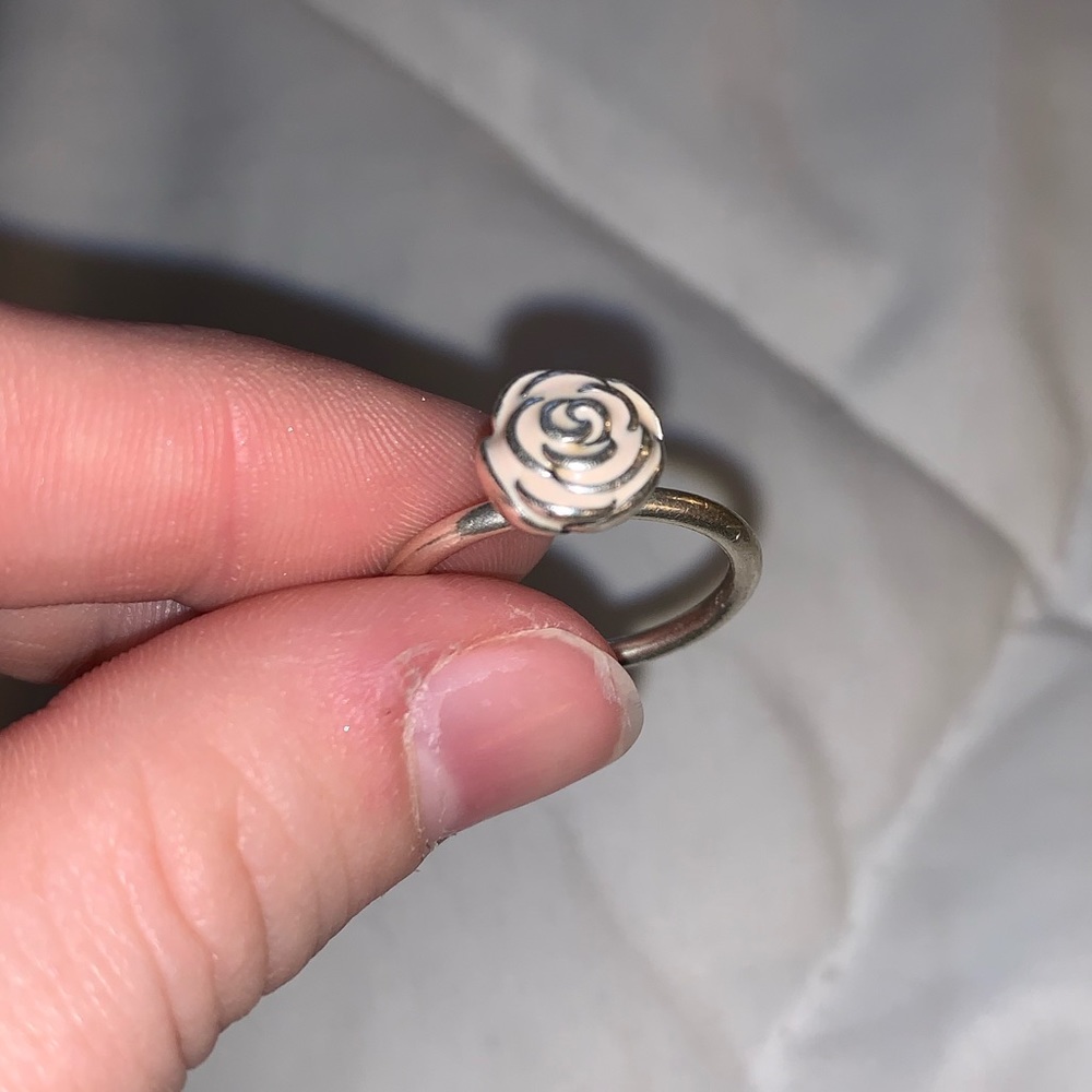Pandora Ring